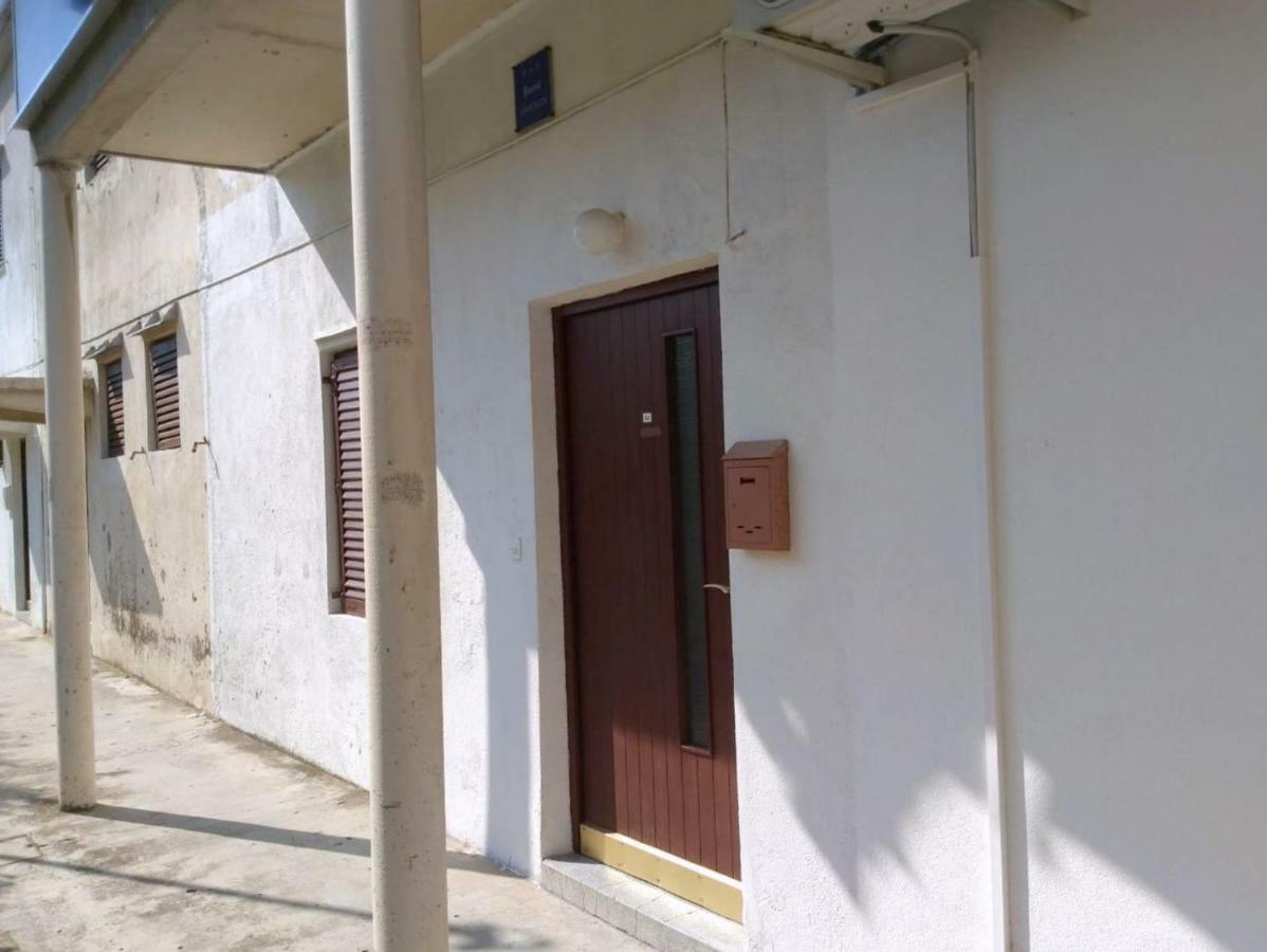 Apartment A1 Dugi Rat Ngoại thất bức ảnh
